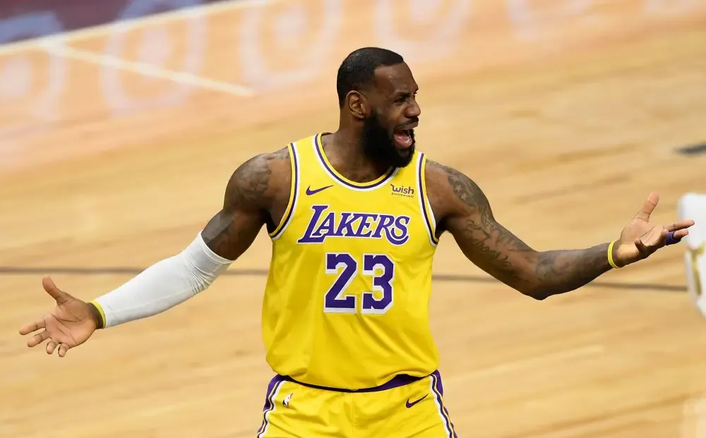 九游官网在线登录湖人球员公开质疑裁判判罚尺度，引争议，看到设计开发比较大学不会什么.的简单介绍